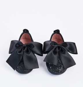 Sparkly flat shoe with bow
