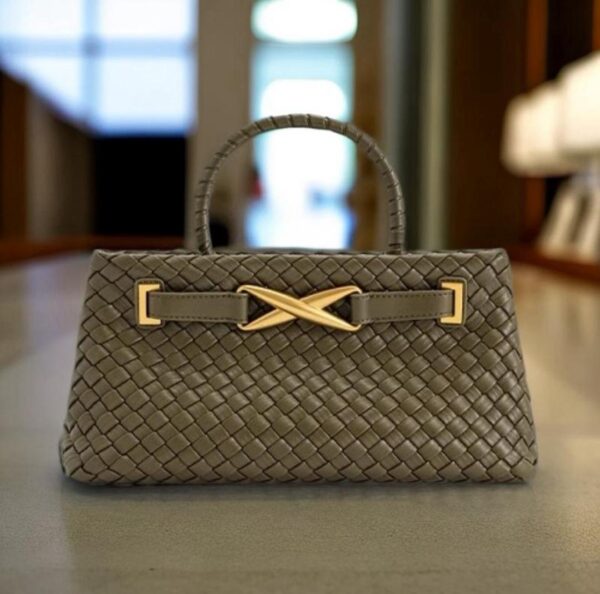 luxury woven handbag ()